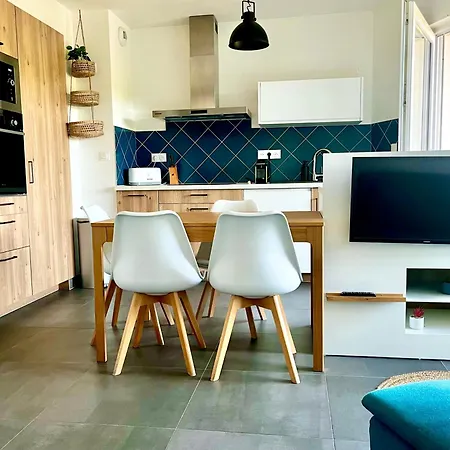 Superbe Exterieur, 2 Chambres, Parking Apartment *