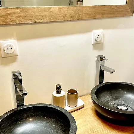 Superbe Exterieur, 2 Chambres, Parking La Rochelle (Charente-Maritime)